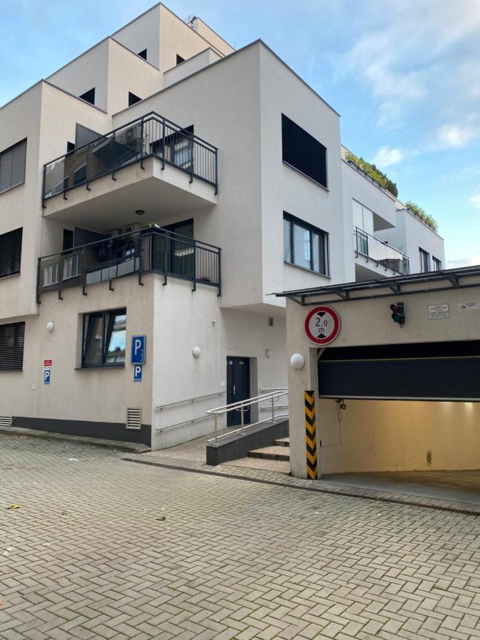 The Elite Suite II Downtown Ac & Garage Parking Μπρατισλάβα Εξωτερικό φωτογραφία