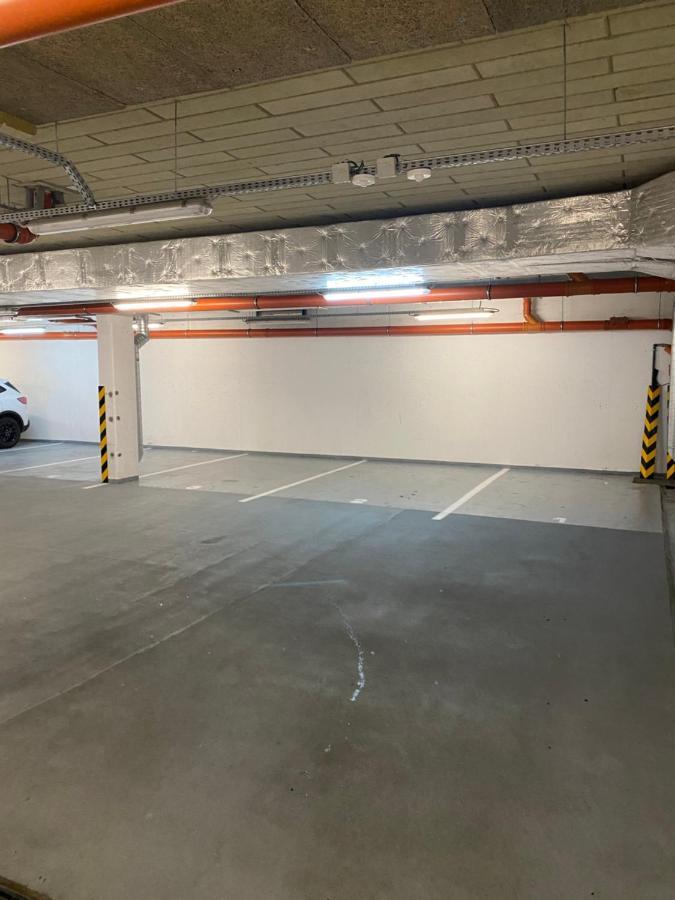 The Elite Suite II Downtown Ac & Garage Parking Μπρατισλάβα Εξωτερικό φωτογραφία